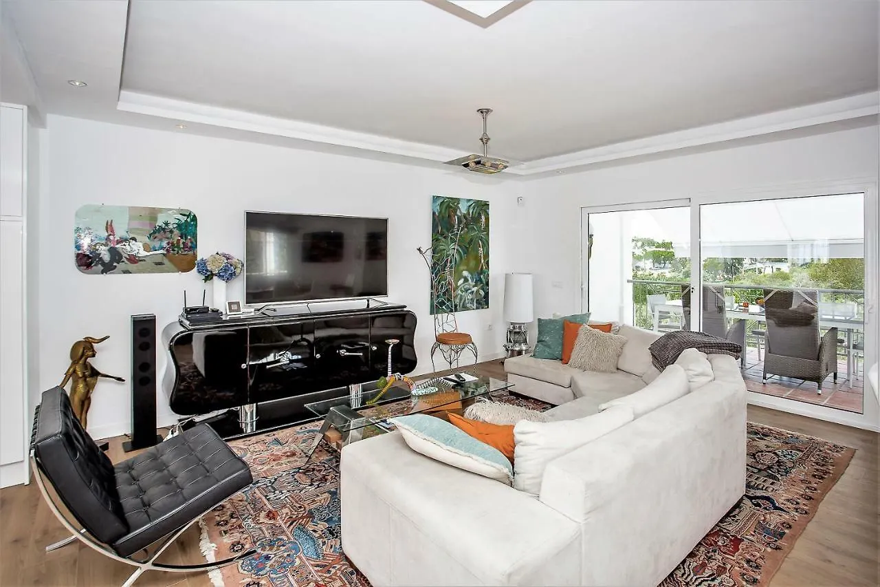 Luxury Apartments With Private Swimming Pool 马尔韦利亚