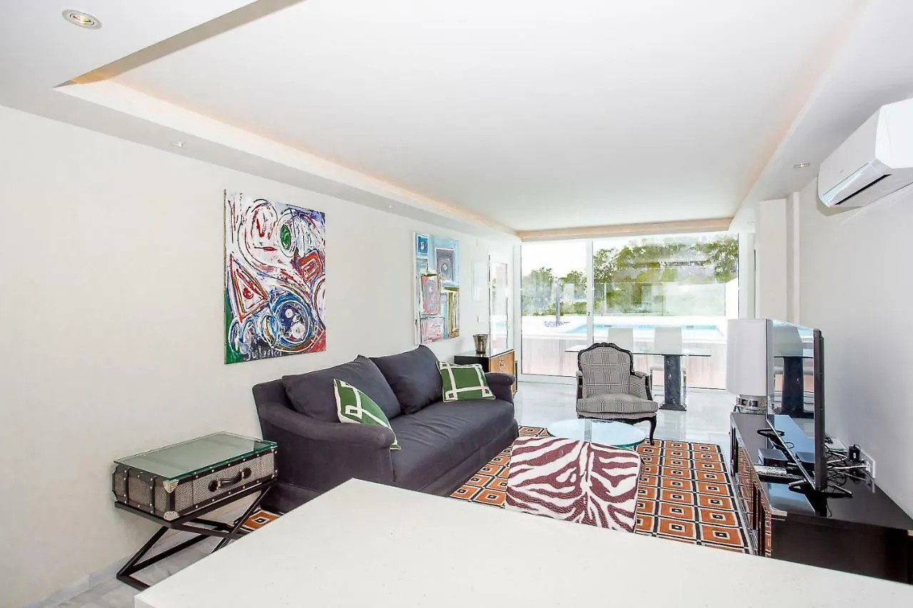 Luxury Apartments With Private Swimming Pool 马尔韦利亚